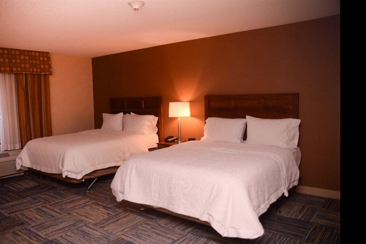 Hampton Inn Грийнфийлд Екстериор снимка