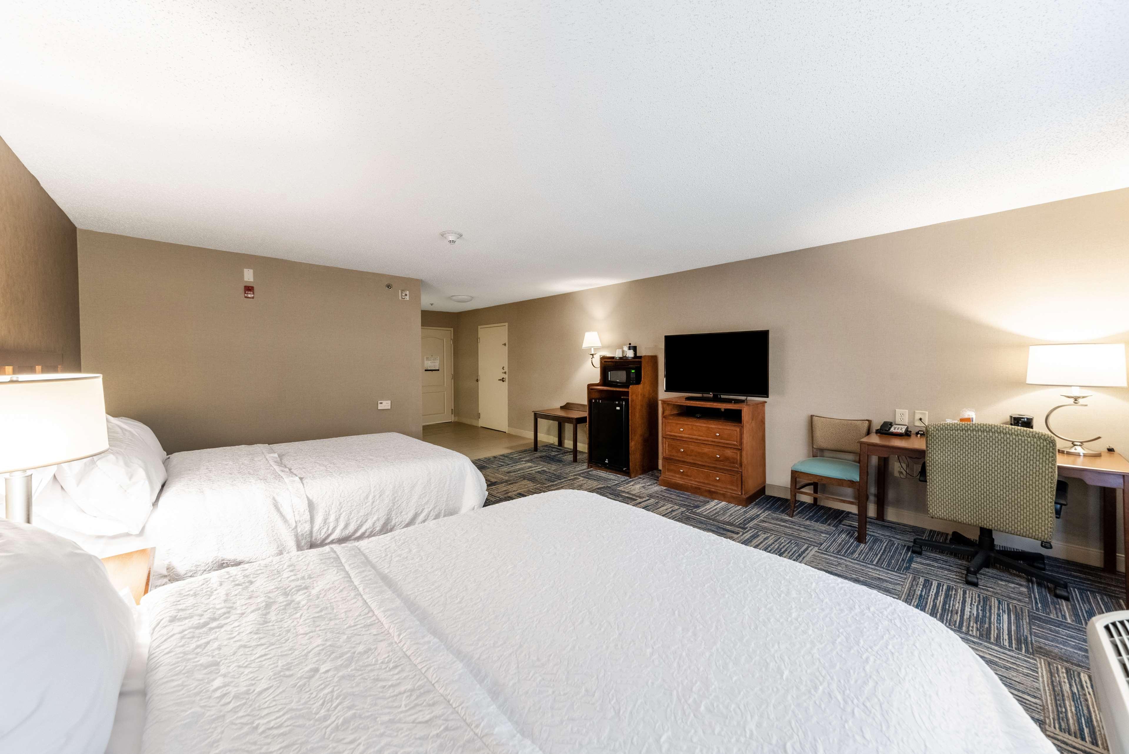Hampton Inn Грийнфийлд Екстериор снимка