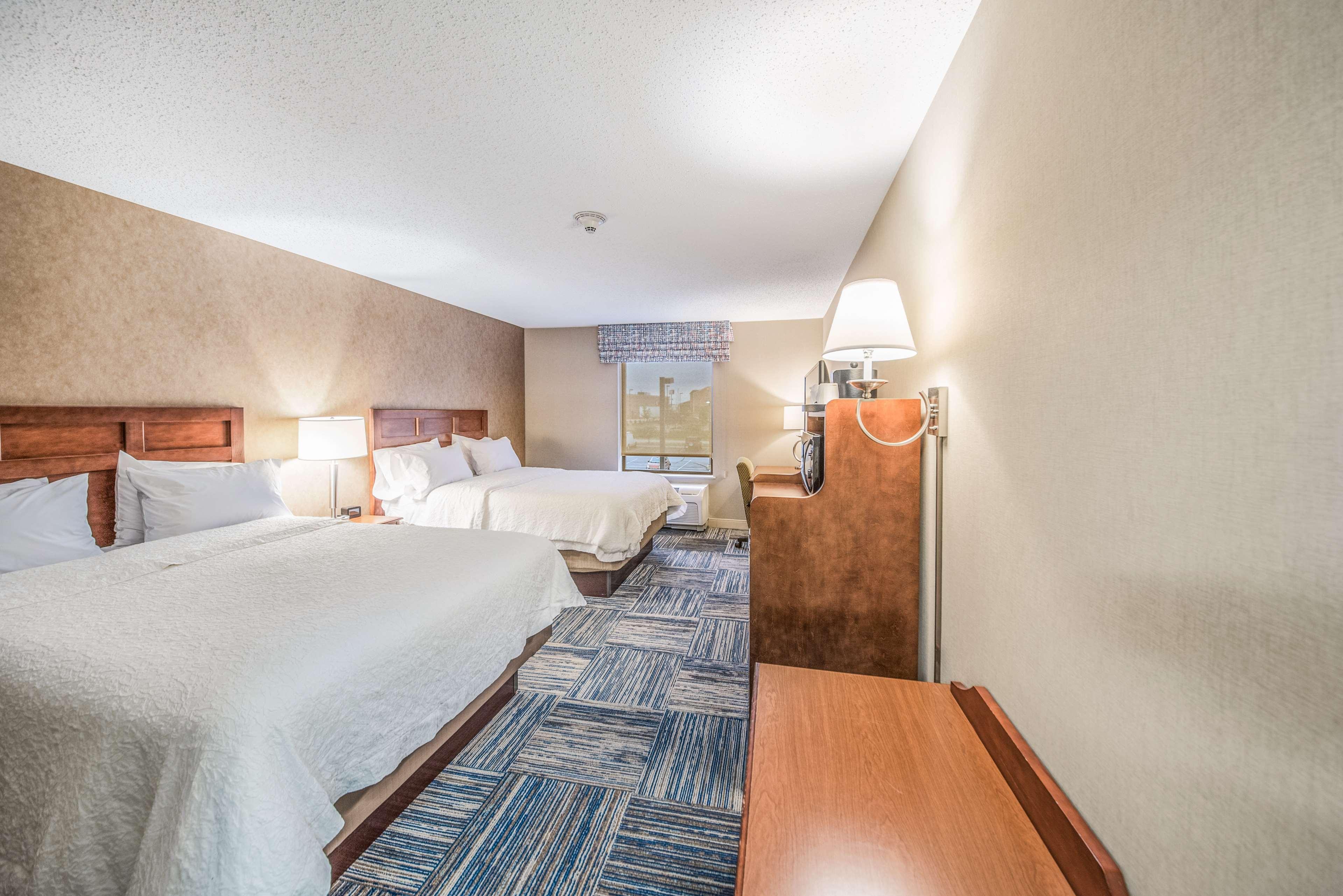 Hampton Inn Грийнфийлд Екстериор снимка