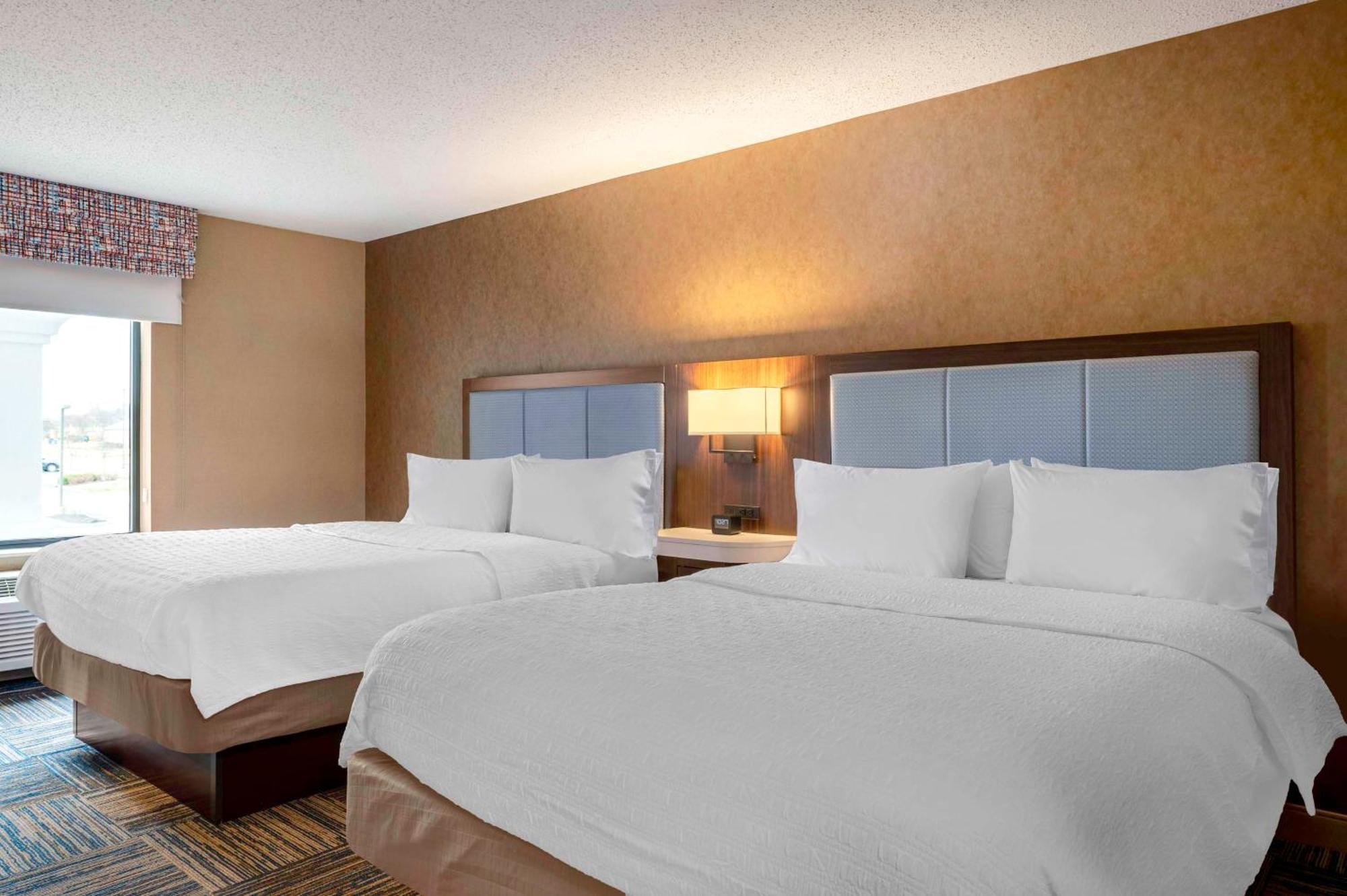 Hampton Inn Грийнфийлд Екстериор снимка