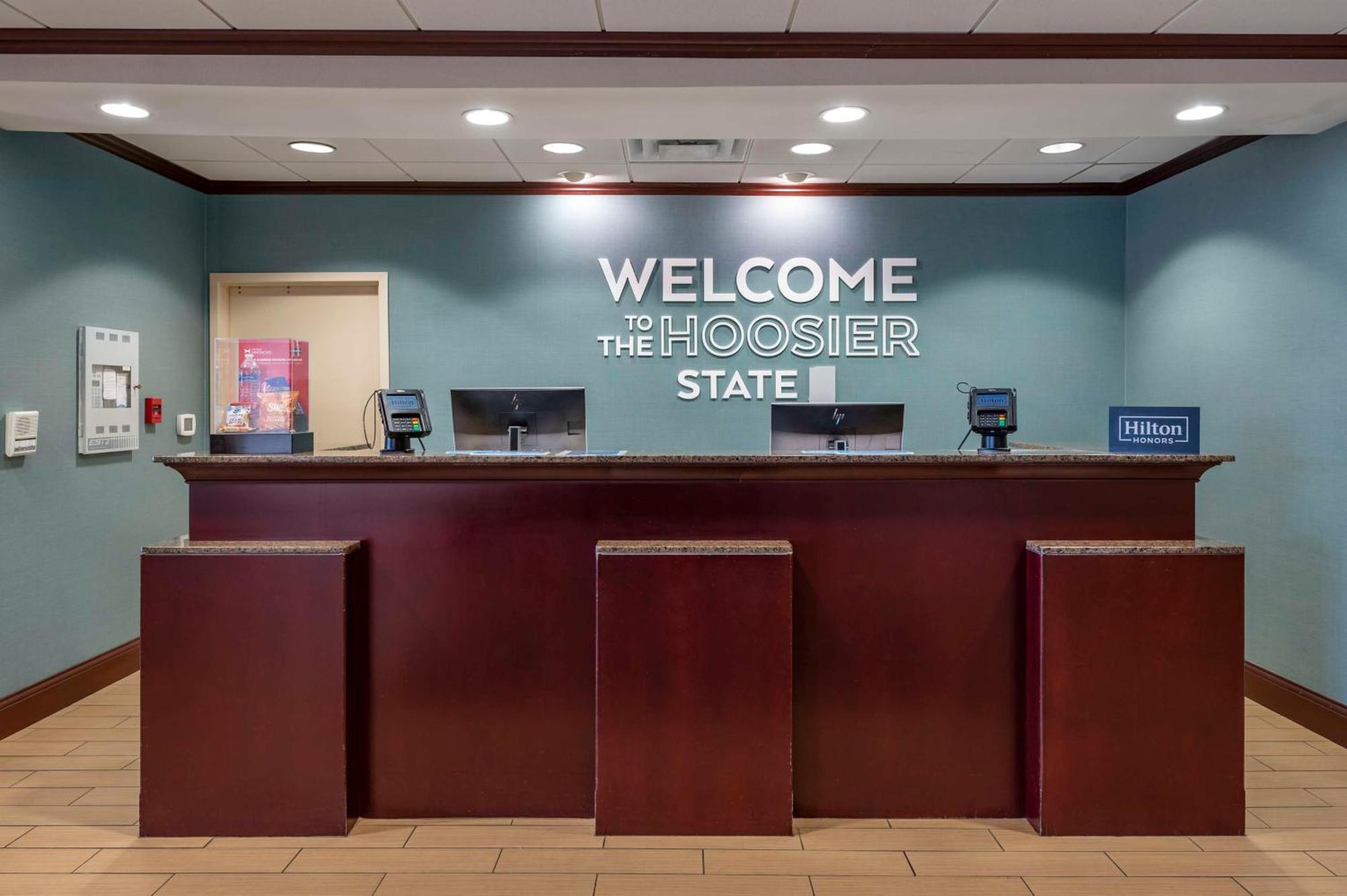 Hampton Inn Грийнфийлд Екстериор снимка