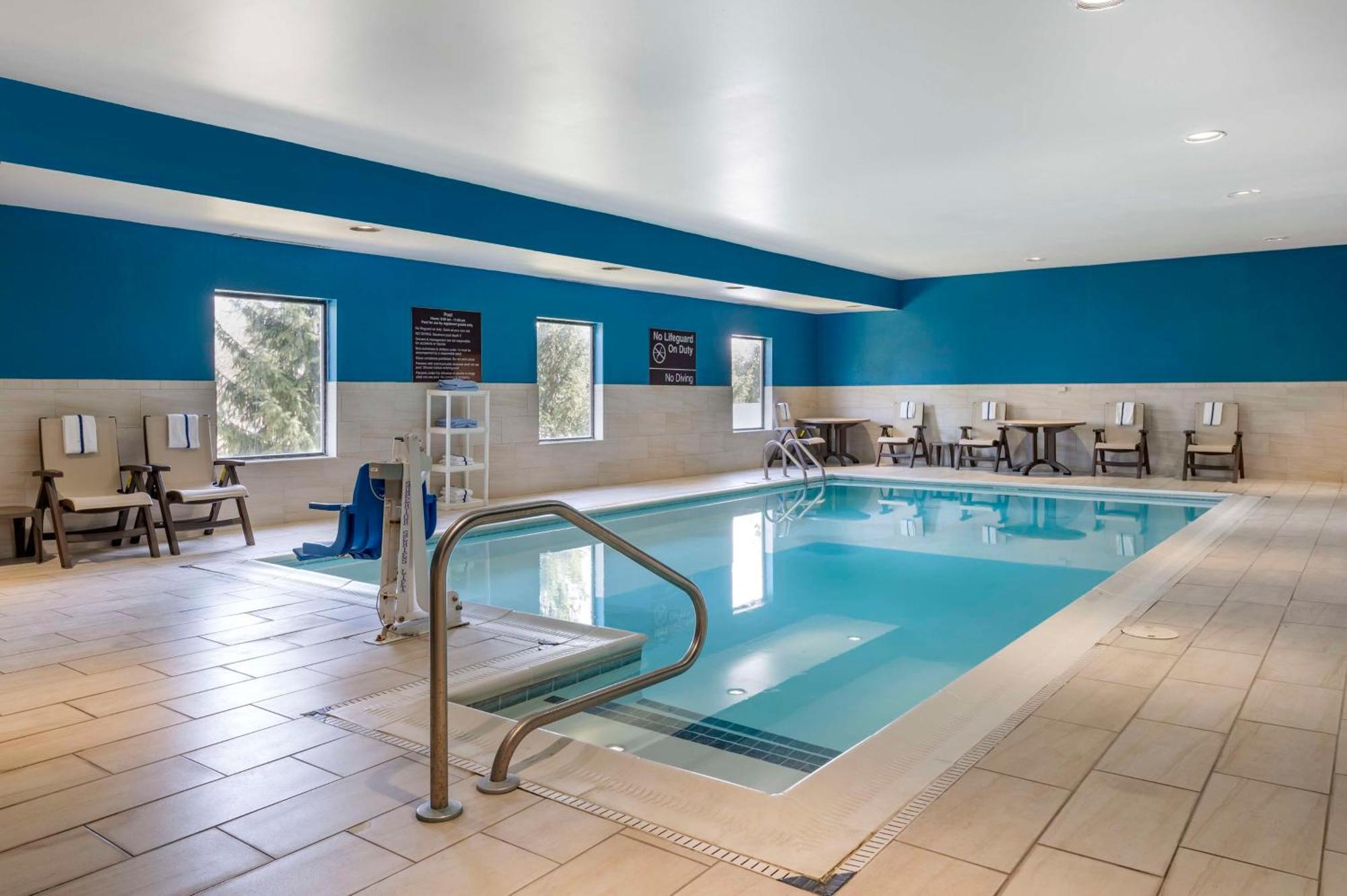 Hampton Inn Грийнфийлд Екстериор снимка