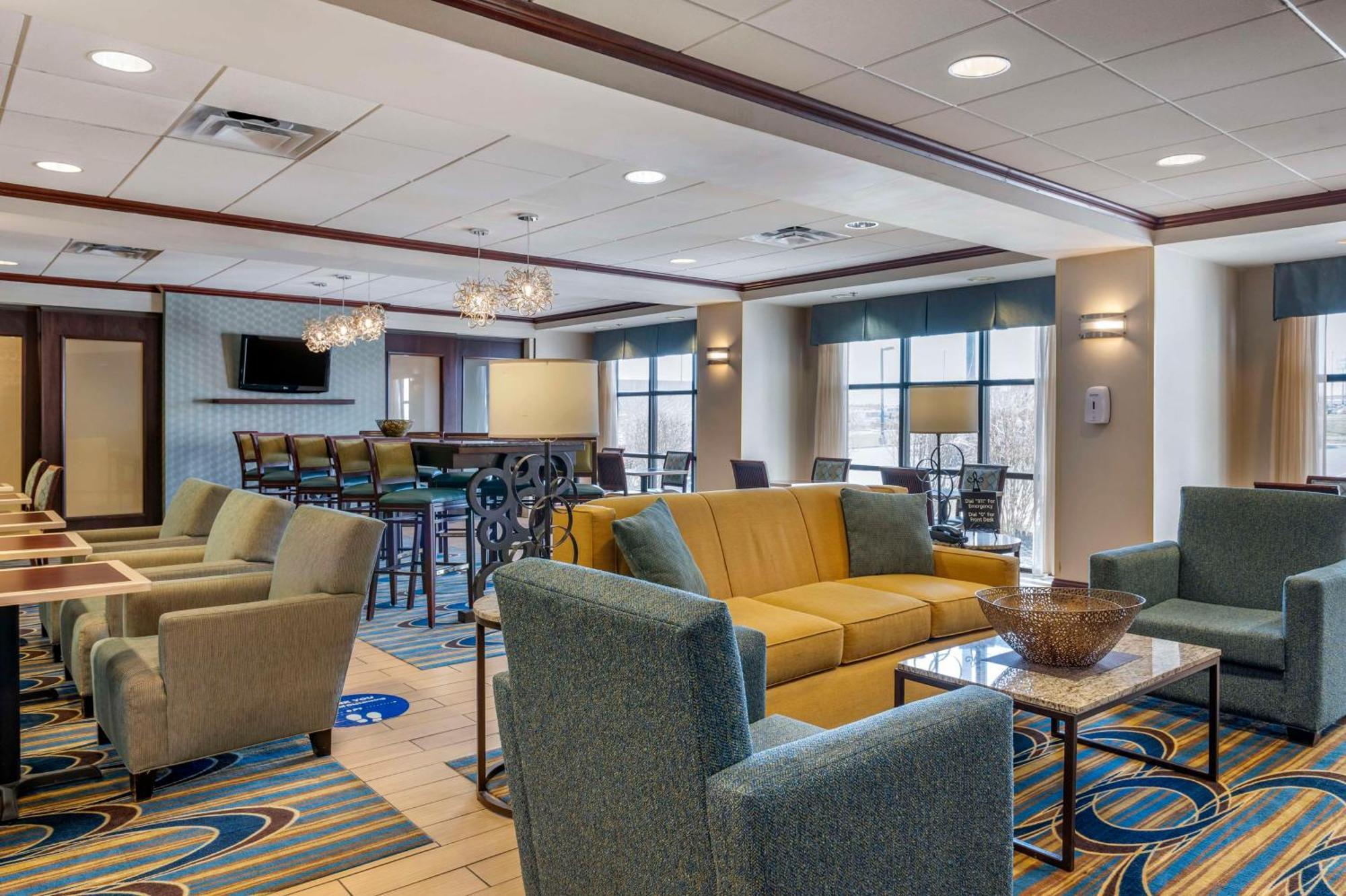 Hampton Inn Грийнфийлд Екстериор снимка