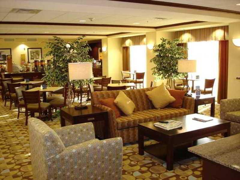 Hampton Inn Грийнфийлд Ресторант снимка