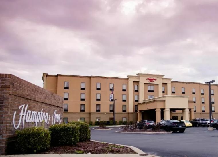 Hampton Inn Грийнфийлд Екстериор снимка